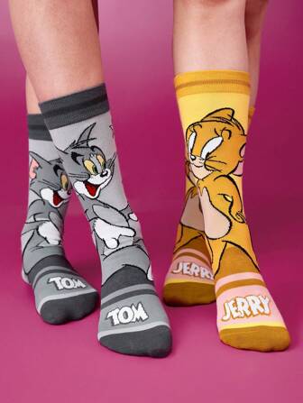 TOM & JERRY X SHEIN 2 paires de chaussettes mi-mollet souples et respirantes avec imprimé de dessin animé mignon. Renforcées au talon et à l'orteil pour plus de durabilité. Unisexes pour toutes les saisons.