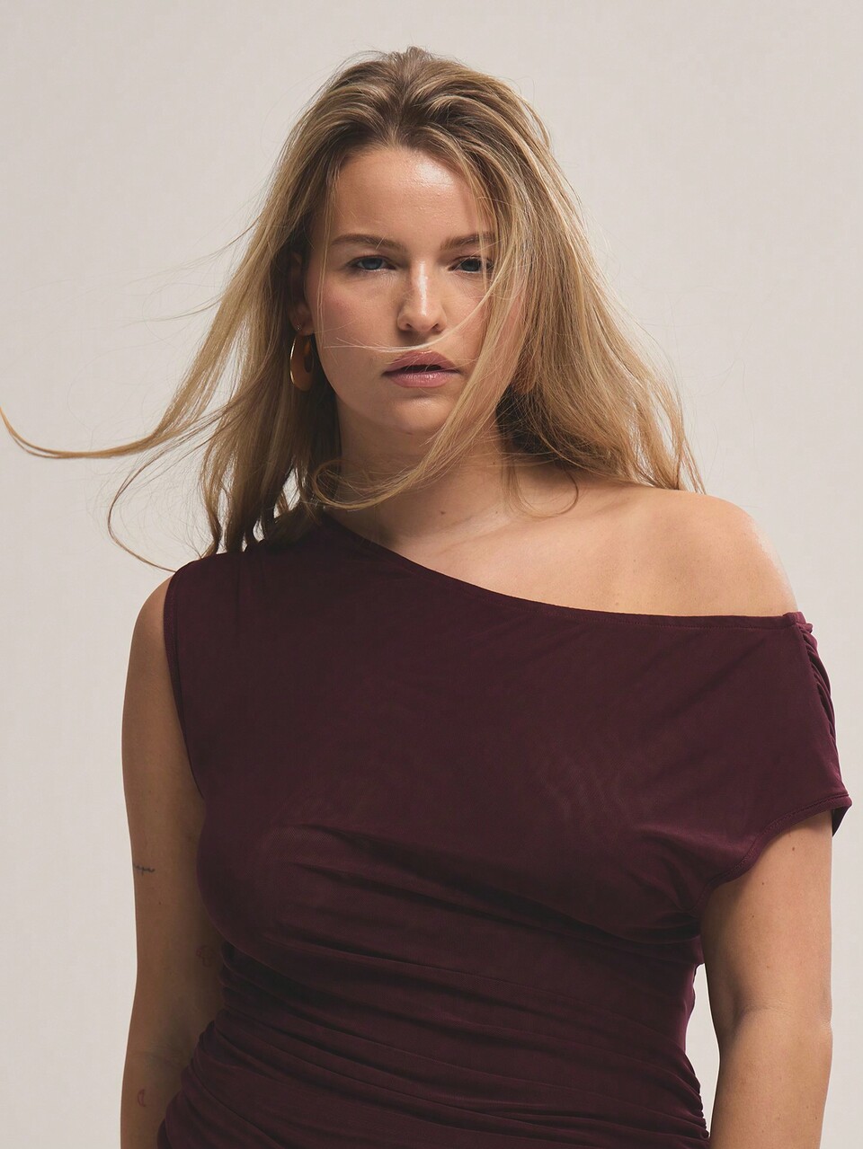 Abito midi asimmetrico con scollo a goccia, in rete, con arricciature laterali, sexy, adatto per appuntamenti, serate tra ragazze, vacanze, occasioni, matrimoni, ospiti, Ibiza, fluido e versatile per l'estate, taglie comode