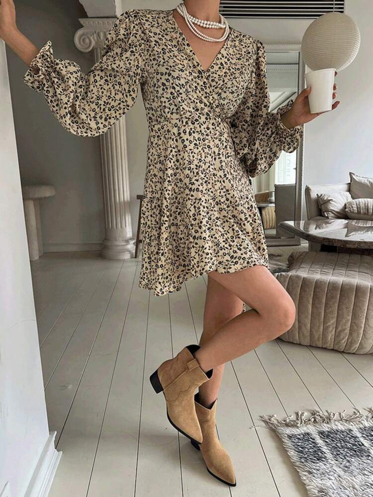 Women's Floral Print Lantern Sleeve V-Neck Short Dress, Apricot Color, Spring/Summer/Autumn Boho