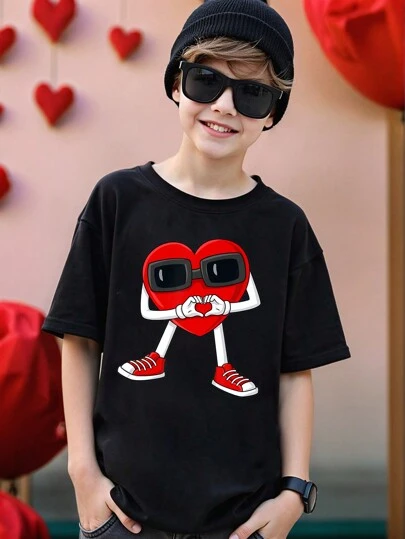 SHEIN Explorewe Tween Boy Valentine's Day Casual Heart Shaped Print Basic Short Sleeve T-Shirt With Fashionable Sunglasses Design