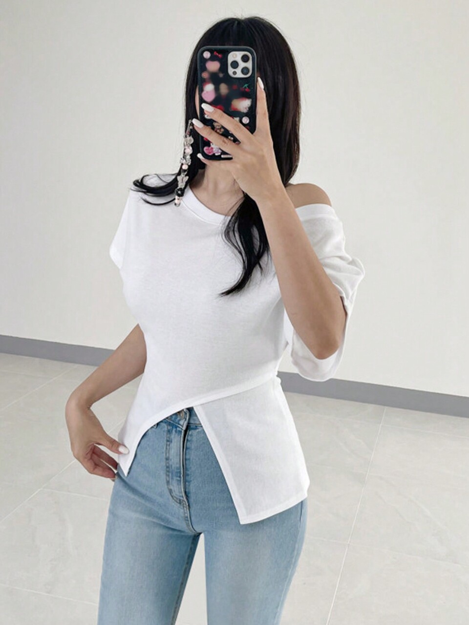 Women Off Shoulder Solid Color Scoop Neck Split Asymmetrical Hem Short Sleeve T-Shirt, White, Spring/Summer