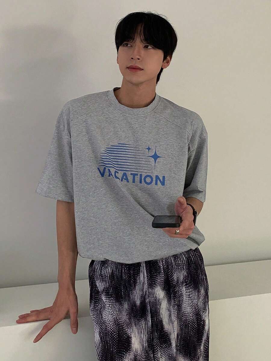 DAZY Men's Summer Beach Vacation Letter Graphic Grey Short Sleeve Casual T-Shirt, Simple & Everyday Wear - Grey - View 1