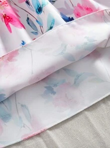 SHEIN 1 pieza Top corto con acabado de encaje y estampado floral "Garden" para niñas y niñas pequeñas, con vestido de tela blanca, conjunto casual de vacaciones para primavera/verano apropiado para el look dulce de niñas en días festivos