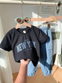 SHEIN Bộ 4 áo thun dệt kim cổ tròn tay ngắn in chữ thường ngày cho bé trai có túi và quần dệt cạp chun rộng rãi, 2 kiểu, thích hợp mặc đi học, làm vườn, đi biển, sinh nhật, xuân/hè/thu/đông - Nhiều màu - Xem 8