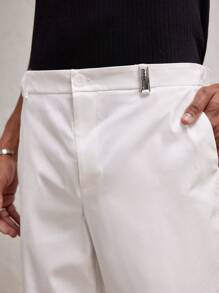 SHEIN X ELOISA & ORSON AKNOTIC Business Casual Pantalones rectos casuales de hombre con decoración de letra metálica tejida en blanco, apropiados para uso diario en primavera/verano, regalo de graduación
