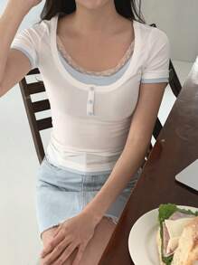 DAZY Women's Crew Neck Color Block Short Sleeve T-Shirt - White - View 1