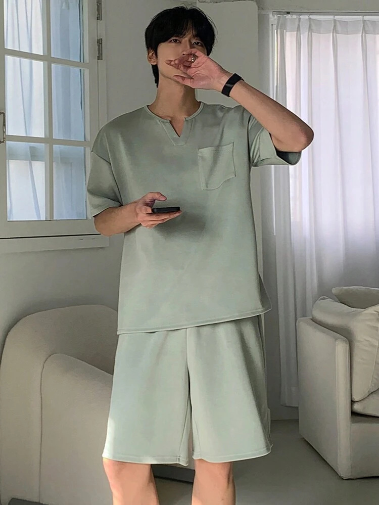 Summer Solid Green V-Neck Elastic Waist Design Men's T-Shirt Set