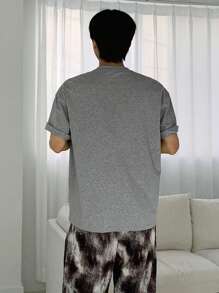 DAZY Men's Summer Beach Vacation Letter Graphic Grey Short Sleeve Casual T-Shirt, Simple & Everyday Wear - Grey - View 2