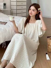 DAZY 休闲碎花宽松方领睡裙，返校服，Moo Moo 睡衣 - 米色 - 查看 1