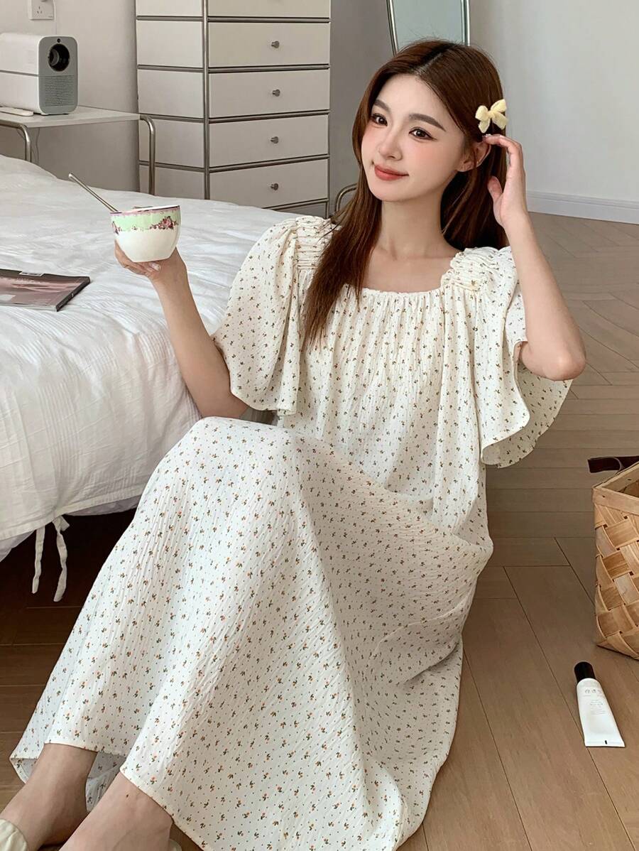 DAZY 休闲碎花宽松方领睡裙，返校服，Moo Moo 睡衣 - 米色 - 查看 1