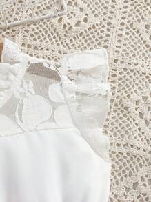 SHEIN 1 pieza Top corto con acabado de encaje y estampado floral "Garden" para niñas y niñas pequeñas, con vestido de tela blanca, conjunto casual de vacaciones para primavera/verano apropiado para el look dulce de niñas en días festivos