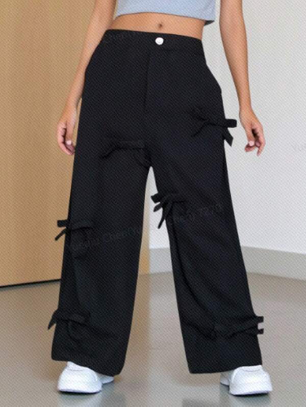 SHEIN WESTFADE Young Pantalones casuales para niña con acento de lazo 3D. El acento de lazo 3D agrega un toque lindo y de moda, haciendo que el aspecto general sea talla grande único. Puede combinarse fácilmente con diferentes camisetas, mostrando la personalidad alegre y dulce de las niñas.