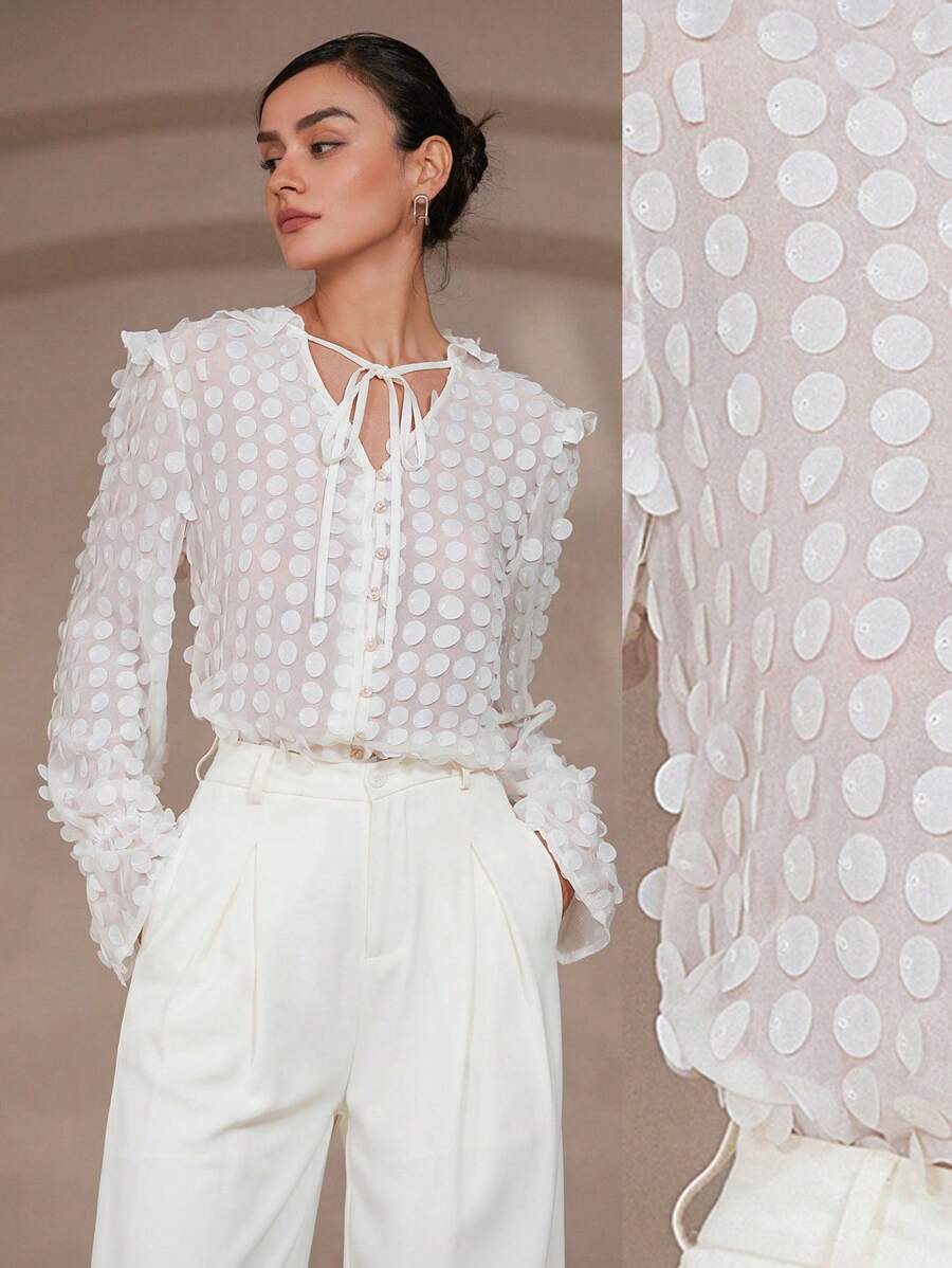 Aveloria Rosie 优雅法式时尚高端纹理面料略带透明系带领扣长袖衬衫，适合情人节和婚礼季节 - 白色 - 查看 1