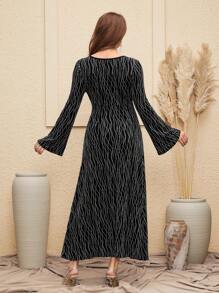 SHEIN Maternity Allover Print Round Neck Flared Sleeve Elegant Dress - Black - View 2