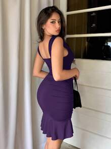 Aloruh Vestido mini ajustado con escote profundo en V, con volantes y pliegues, adecuado para vacaciones y citas en el Día de San Valentín