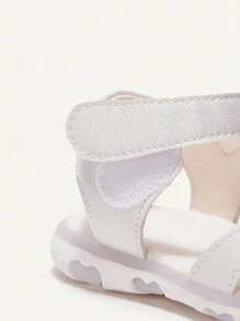 Cozy Pixies 女童夏季发光心形镂空白色 PU 凉鞋，防滑鞋底，可爱百搭 - 白色 - 查看 7