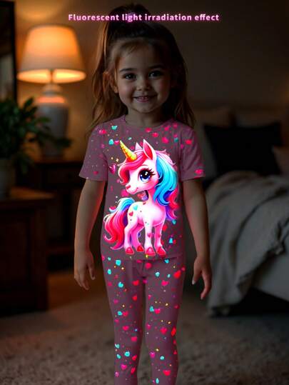 Conjunto de 2 peças/conjunto de camiseta e calça de manga curta com estampa de coração e unicórnio para meninas, brilha no escuro, adequado para uso ao ar livre