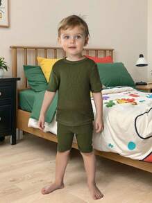 2pcs Infant/Toddler Boys Cute Car Print Tight-Fit Short Sleeve T-Shirt And Shorts Pajama Sets, Snug Fit