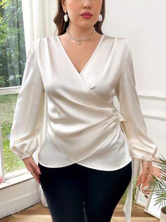 SHEIN Privé 大码优雅纯色 V 领不对称荷叶边珍珠串珠长袖衬衫，适合女性春秋季百搭办公室服装