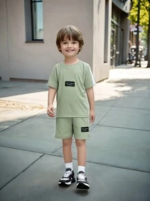 SHEIN 2pcs/Set Young Boy Kid Outfit, Stylish Contrast Color Comfortable Knit Short Sleeve Crew Neck Top And Matching Shorts Set, Casual Houndstooth Suitable For Travel, Vacation In Summer