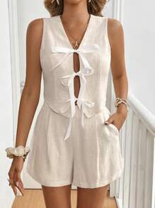 SHEIN Frenchy Set de 2 piezas para mujer con chaleco sin mangas de unicolor con lazo y shorts, ideal para uso diario. Conjunto de chaqueta fina con lazo y shorts casuales a juego, en estilo colorblock, apropiado para primavera, verano y otoño, para vacaciones francesas o atuendos de uso diario.