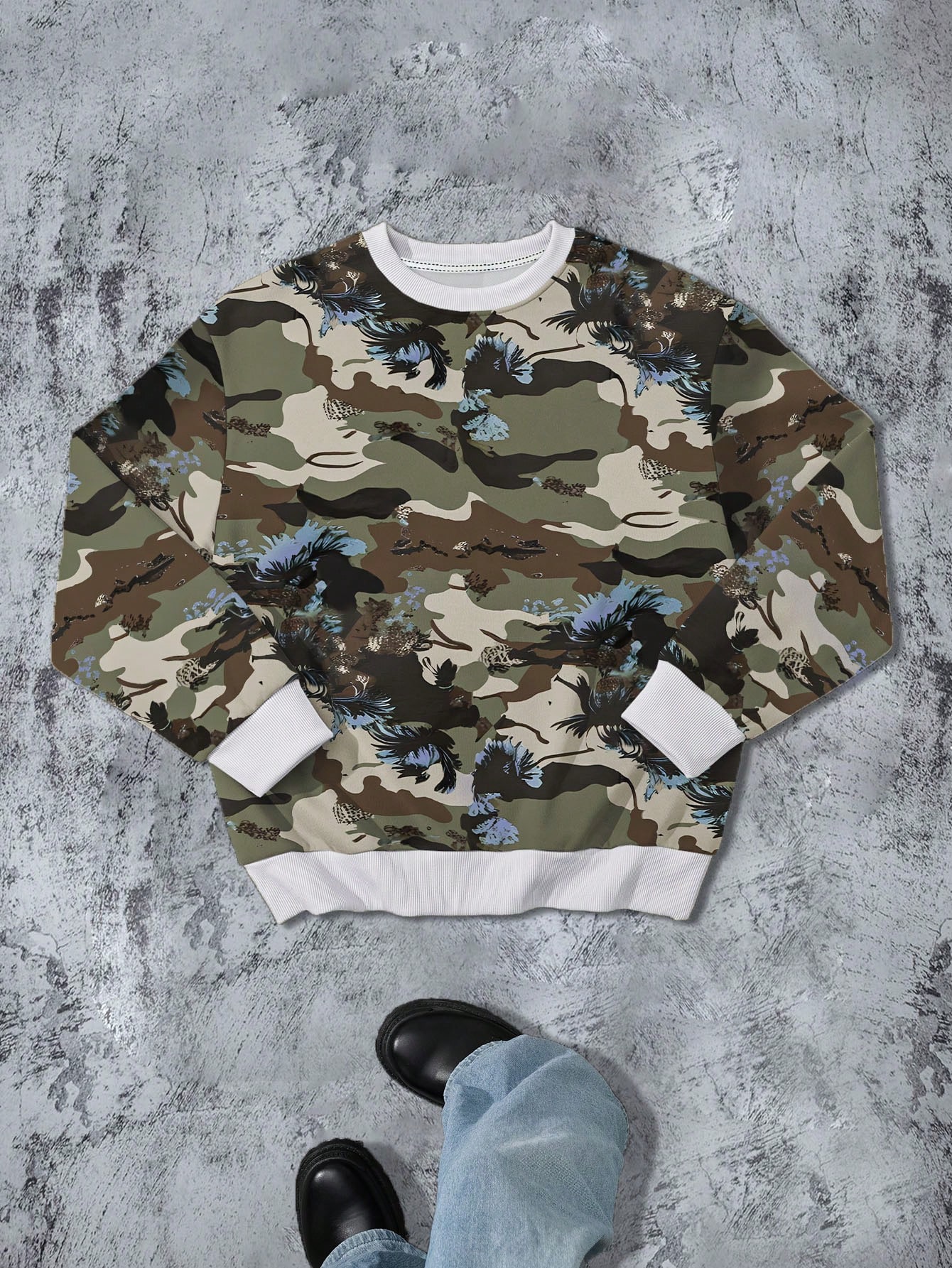 Manfinity Dauomo Men's Casual Minimalist Round Neck Camo Sweatshirt, Everyday Wear