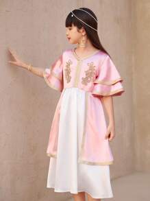 SHEIN Robe de mode décontractée pour fille préadolescente et fillette avec volants, imprimé pied-de-poule et blocs de couleurs. Convient pour l'été, peut être portée comme vêtement extérieur ou couche, matière douce et confortable, adaptée aux occasions décontractées, sorties, vacances, école