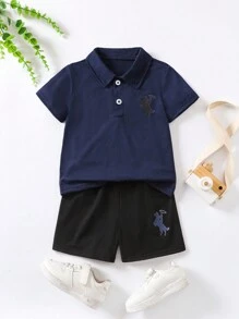 2pcs/Set Young Boys Loose Fit Polo Collar Short Sleeve T-Shirt With Horse Print, Matched With Black Casual Sports Shorts, Suitable For Spring And Summer Casual Wear, Travel And School