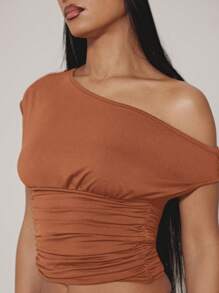 SUMWON WOMEN One Shoulder Ruched Crop Top Fall Winter Lifestyle Fashion Club Party Casual Elegant Short Sleeve Asymmetric Party Evening Style