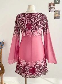 Soleia Abito a campana da donna con scollo a V, stampa floreale e leopardata, con maniche a campana e laccio davanti, taglia curvy, adatto per la primavera - Multicolore - Visualizzare 2