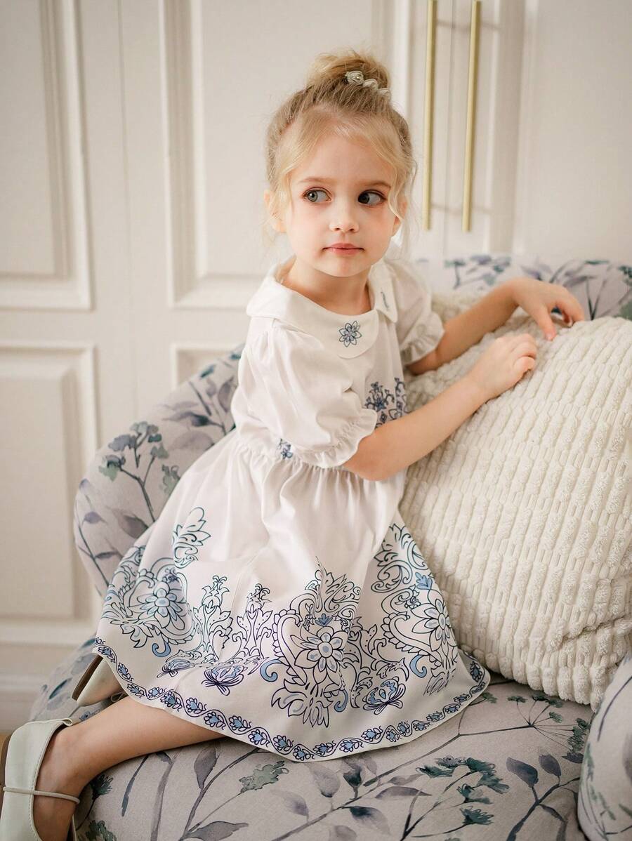 SHEIN Gaun Putri Bergaya Retro Model A-Line dengan Motif Bunga Vintage untuk Anak Perempuan, Kerah Berkerut, Bukaan Belakang, Lengan Berumbai, dan Hem Bermotif Bunga Retro, Cocok untuk Musim Panas. - Putih - View 1