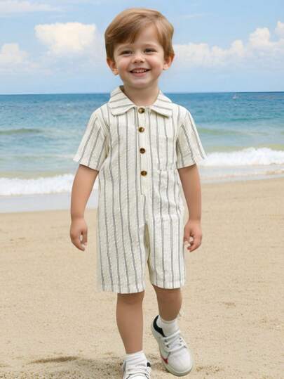 SHEIN Playful Pals 1 件装小男孩休闲条纹连体衣短袖 Polo 领连体裤，时尚百搭，适合度假、旅行、休闲、夏季，采用棉麻材质