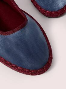 CUCCOO DOLLMOD Zapatos planos de estilo Mary Jane de terciopelo azul medianoche, elegantes y cómodos - Neblina azul - Ver 7