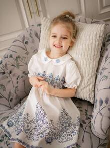 SHEIN Gaun Putri Bergaya Retro Model A-Line dengan Motif Bunga Vintage untuk Anak Perempuan, Kerah Berkerut, Bukaan Belakang, Lengan Berumbai, dan Hem Bermotif Bunga Retro, Cocok untuk Musim Panas. - Putih - View 3