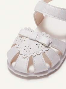 Cozy Pixies 女童夏季发光心形镂空白色 PU 凉鞋，防滑鞋底，可爱百搭 - 白色 - 查看 5