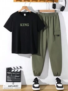 SHEIN Set de 2 piezas de camiseta de manga corta y pantalones jogger casuales y cómodos para niños pequeños, adecuado para usar en primavera y verano al aire libre