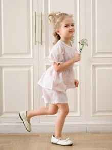SHEIN Mädchen Schmetterling & Blumen Muster Stoff Rundhals Lässig Locker Kurzarm Hemd und Weite Taille Volant Saum Shorts Set, süßer & einfacher Sommer Outfit