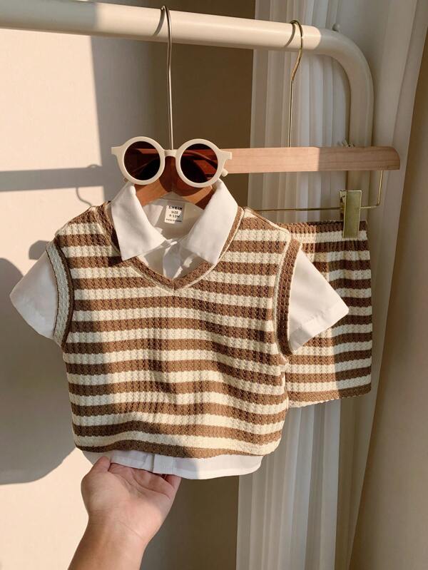 SHEIN LMoss Kids Conjunto de 3 piezas de ropa informal de verano para niño bebé, que incluye top sin mangas a rayas, shorts y camisa de manga corta, adecuado para fiesta de cumpleaños, fiesta de noche, evento, boda, celebración del primer mes, bautizo, cumpleaños de 1 año, baby shower