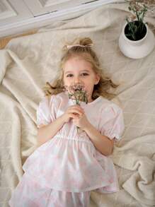 SHEIN Mädchen Schmetterling & Blumen Muster Stoff Rundhals Lässig Locker Kurzarm Hemd und Weite Taille Volant Saum Shorts Set, süßer & einfacher Sommer Outfit