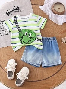 SHEIN 2 piezas Conjunto casual de verano para niño, camiseta de manga corta cuello redondo con estampado de cocodrilo y bolsa a rayas verde, blanco y azul + pantalones cortos de mezclilla de unicolor, cómodo y adecuado para uso diario, escuela, exterior, viajes, hogar, deportes - Azul - Ver 7