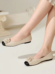 CUCCOO CHICEST 女士米色花卉舒适平底便鞋 - 米色 - 查看 5