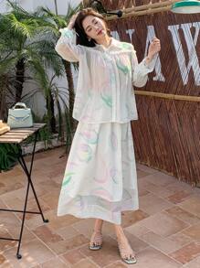 TrendSteals 女士印花衬衫套装（2件套），荷叶边袖口，百褶裙，秋季女装度假套装 - 米色 - 查看 8