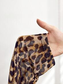 SHEIN CURVE+ CURVE PLUS /Valentine's Day/New Sexy And Elegant See-Through Mesh Leopard Print Including Three Pants Bottoming And Decorative Slim Fit Women's Leggings,Valentines,Rose,Heart,Polka Dot,Love,Lip,Cupid,3D Flower - Multicolor - View 9