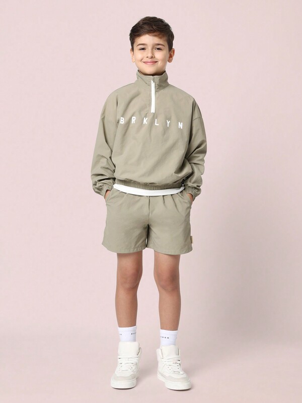 SUMWON Conjunto de chándal deportivo con media cremallera para jóvenes, conjunto de pantalón corto deportivo de dos piezas con logo de Brklyn para niños, atuendo de entrenamiento y actividad física primavera-verano