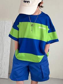 SHEIN 2 件套年轻男孩休闲百搭舒适拼色圆领 T 恤和宽口袋工装短裤套装，适合春夏季、日常、运动、郊游、上学、派对、度假、拍照 - 寶藍色 - 查看 1