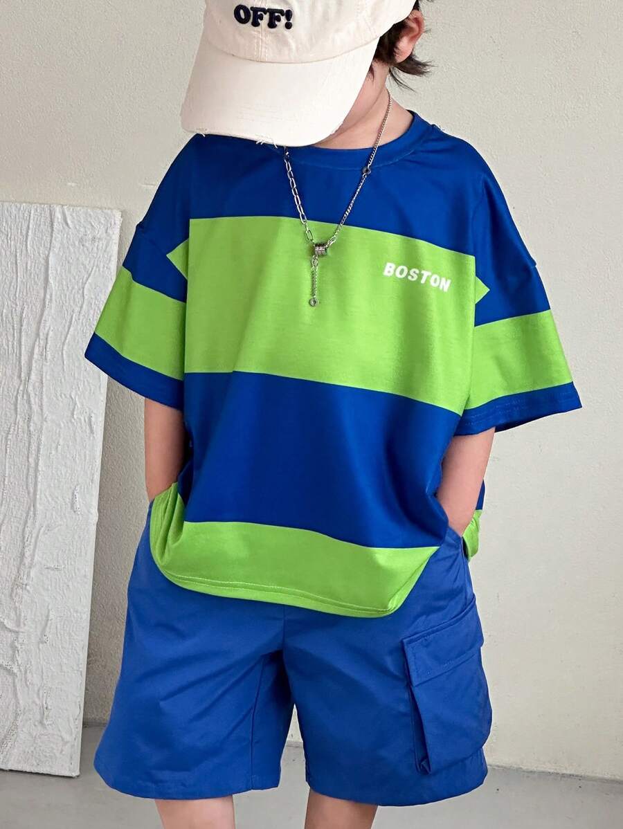 SHEIN 2 件套年轻男孩休闲百搭舒适拼色圆领 T 恤和宽口袋工装短裤套装，适合春夏季、日常、运动、郊游、上学、派对、度假、拍照 - 寶藍色 - 查看 1