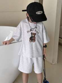 DAZY Set de 2 piezas de Top de manga corta y pantalones cortos con estampado de oso, uso diario casual y minimalista para niño