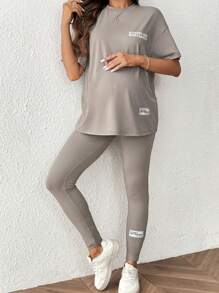 SHEIN 2 件孕妇套装 - 圆领短袖字母图案上衣和长裤，休闲 - 灰色 - 查看 4