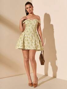 SHEIN BAE Vestido con estampado floral minúsculo, tirantes de espagueti, con dobladillo de encaje y plisado en el busto en unicolor - Atuendos de verano para mujer, ropa de primavera, outfit para el Día de San Valentín, Carnaval, vacaciones de playa