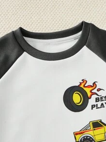 Sudadera con bloques de color, estampado de coche y letras para niño
